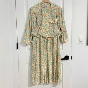 Damon Petite Vintage Pastel Floral Long Sleeves Pleated Dress